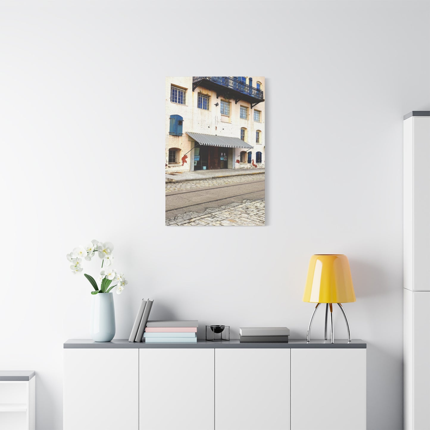 Vintage Apartment By Railroad Track 10